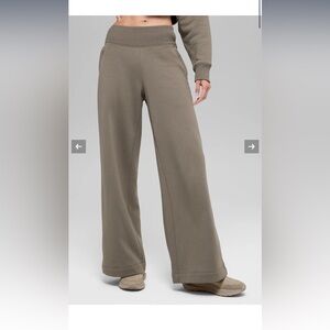 Alo yoga Serenity Wide Leg Sweatpant NWT sz XS
